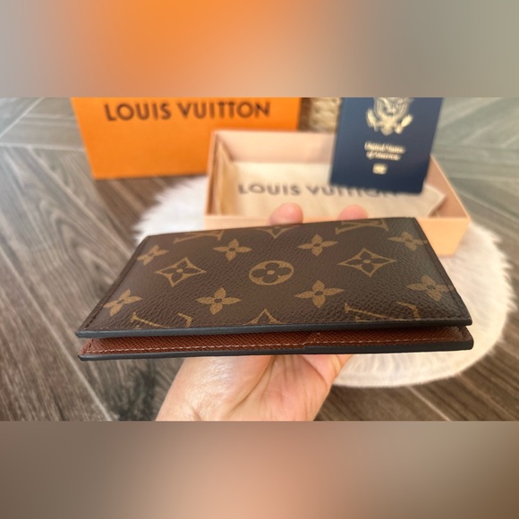 Passport Holder NM in Monogram - Picture 5 of 16